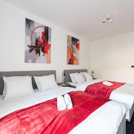 Διαμέρισμα 2-3br With Balcony I Metro I Karlin *