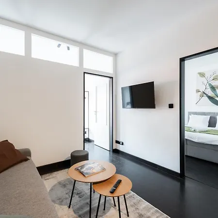 2-3br With Balcony I Metro I Karlin * Πράγα