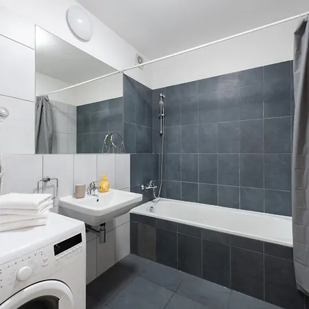 2-3br With Balcony I Metro I Karlin
