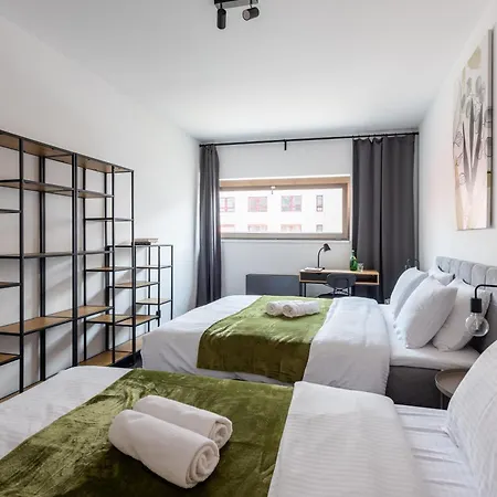 2-3br With Balcony I Metro I Karlin