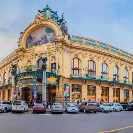 2-3br With Balcony I Metro I Karlin Praha