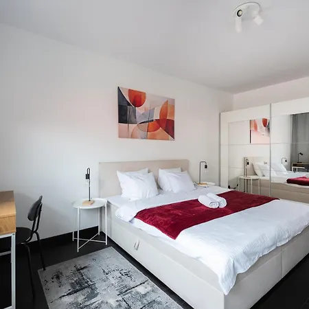 2-3br With Balcony I Metro I Karlin Διαμέρισμα Πράγα