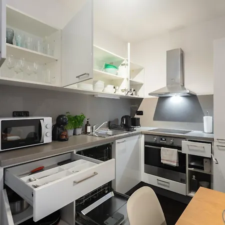 2-3br With Balcony I Metro I Karlin Διαμέρισμα Πράγα