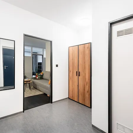2-3br With Balcony I Metro I Karlin Praha