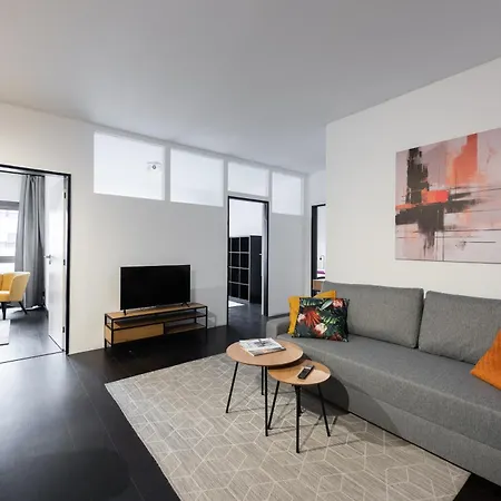 2-3br With Balcony I Metro I Karlin Πράγα