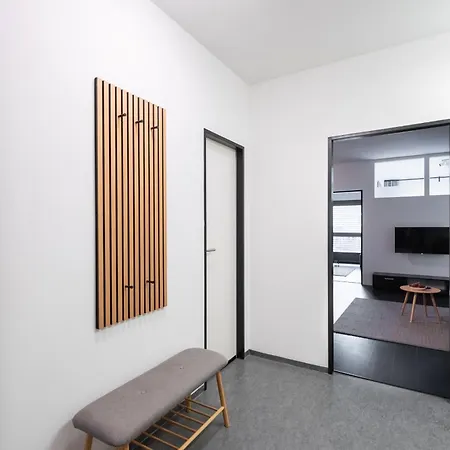 Διαμέρισμα 2-3br With Balcony I Metro I Karlin *