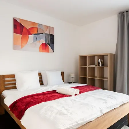 2-3br With Balcony I Metro I Karlin Διαμέρισμα *