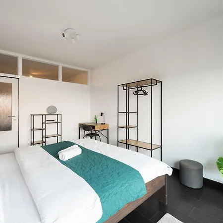 2-3br With Balcony I Metro I Karlin Διαμέρισμα *