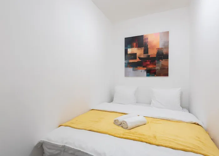 아파트 3 Bedrooms Near Center Of 프라하