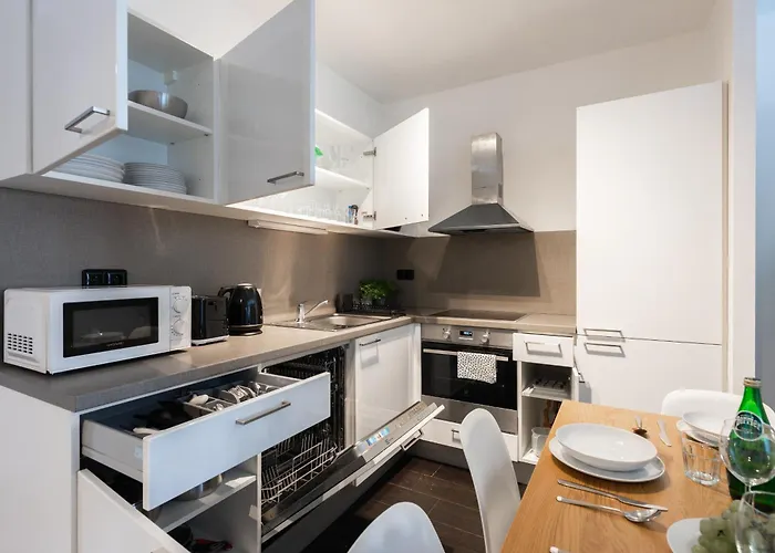 3 Bedrooms Near Center Of