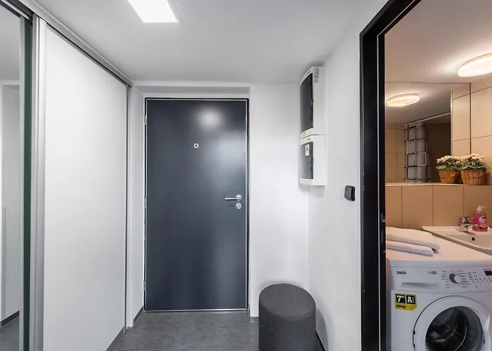 3 Bedrooms Near Center Of * 프라하