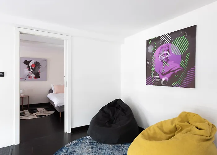 3 Bedrooms Near Center Of * 프라하
