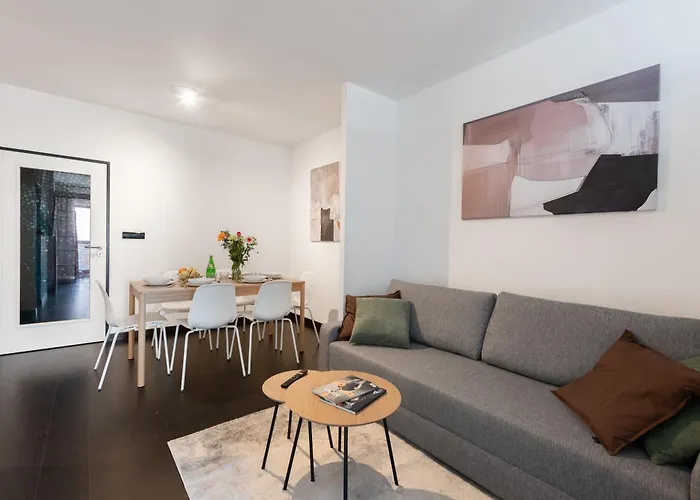 3 Bedrooms Near Center Of