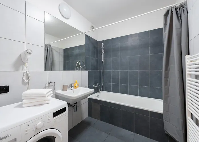 3 Bedrooms Near Center Of