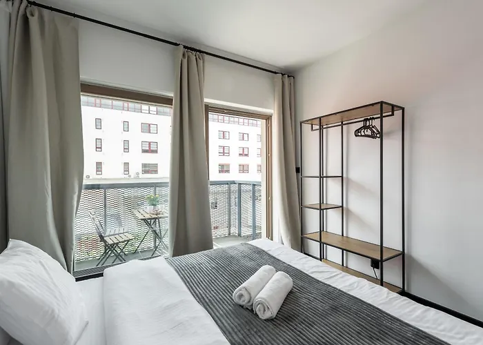3 Bedrooms Near Center Of 프라하