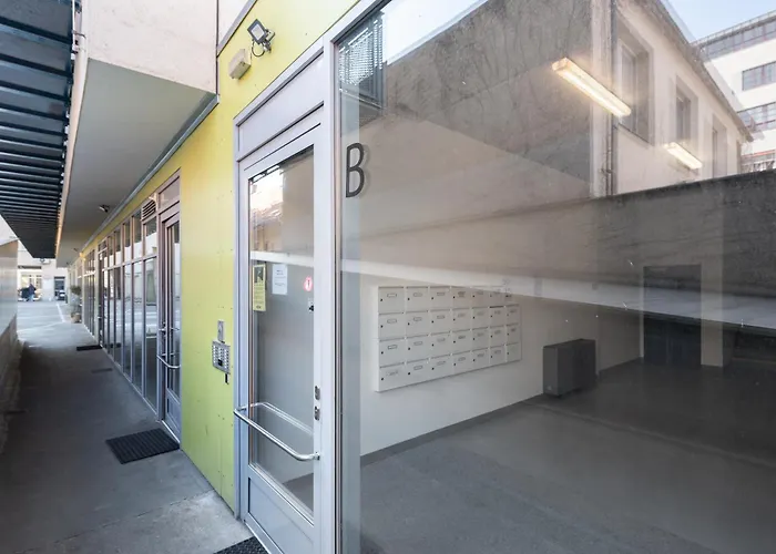3 Bedrooms Near Center Of 프라하