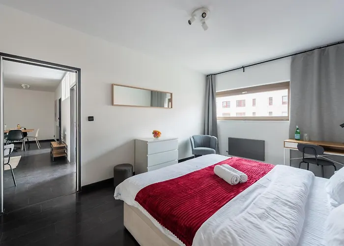 3 Bedrooms Near Center Of *
