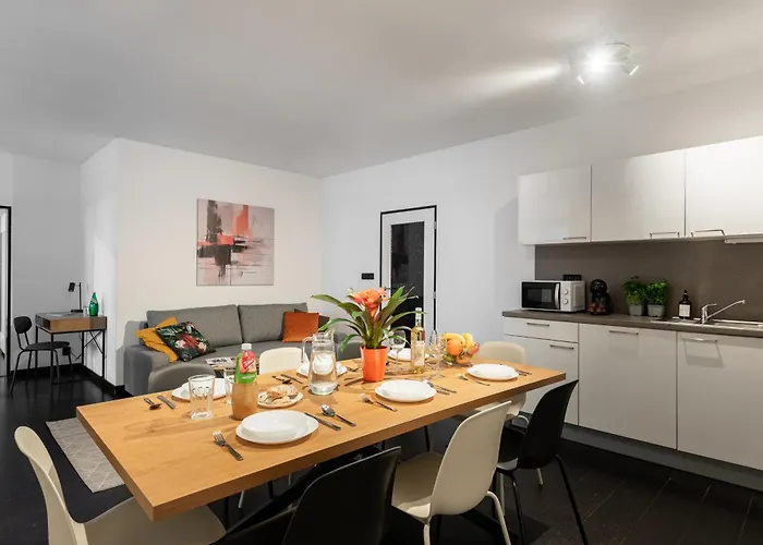 3 Bedrooms Near Center Of 프라하