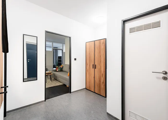 3 Bedrooms Near Center Of 프라하