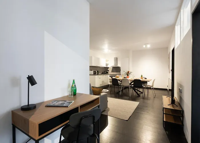 아파트 3 Bedrooms Near Center Of 프라하