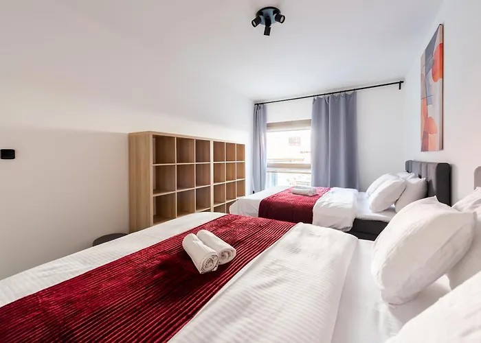 3 Bedrooms Near Center Of 아파트 프라하