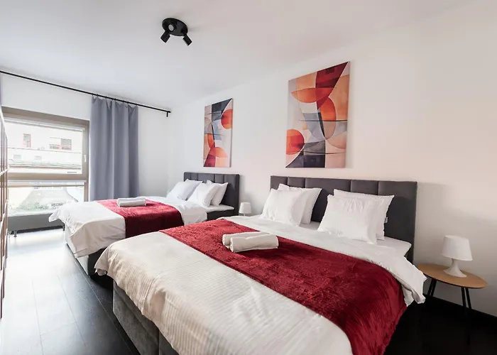 3 Bedrooms Near Center Of *